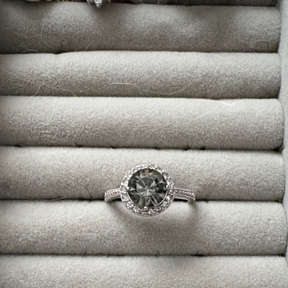 Elegant Silver Diamond Ring